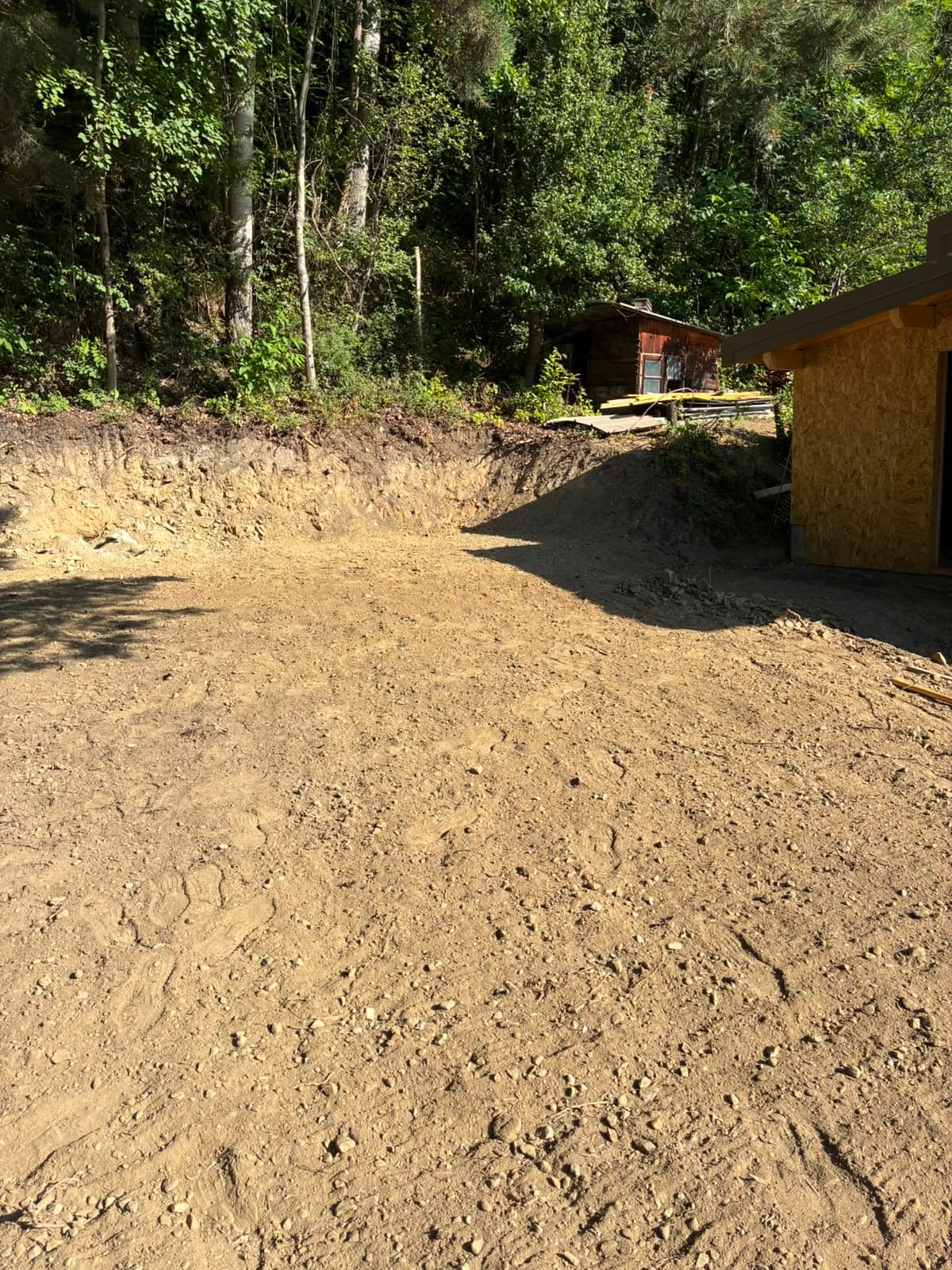 Terrain nivelé et débarrassé après terrassement